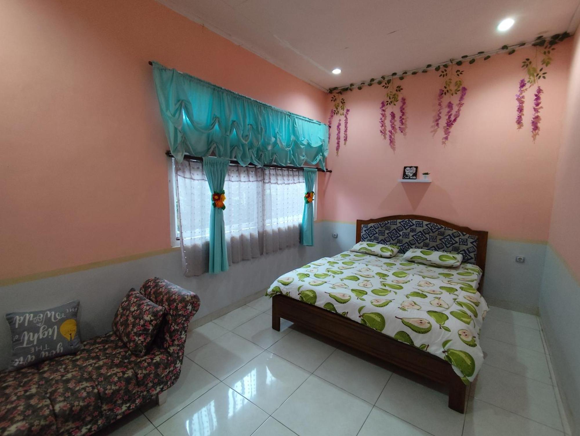 D-Rima Homestay Ruteng Exteriör bild
